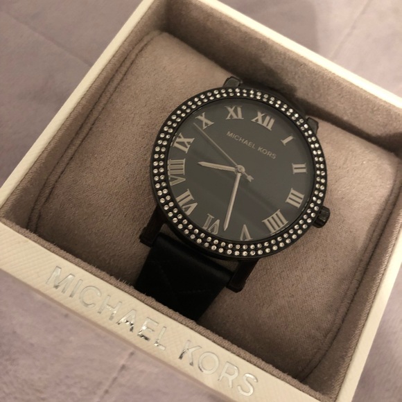 Michael Kors Leather Band Watch - Picture 3 of 3